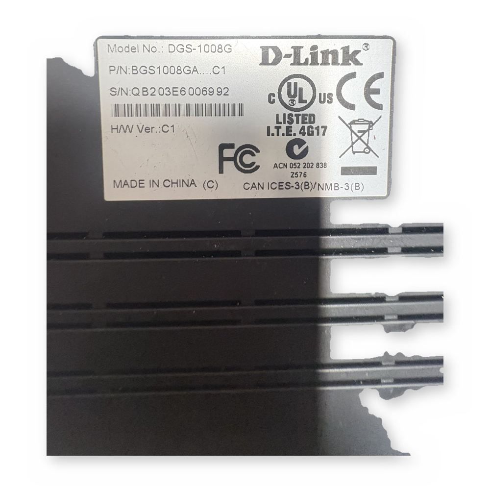 D-Link 8-Port 10/100 Fast Ethernet Unmanaged Network Switch — photo 1
