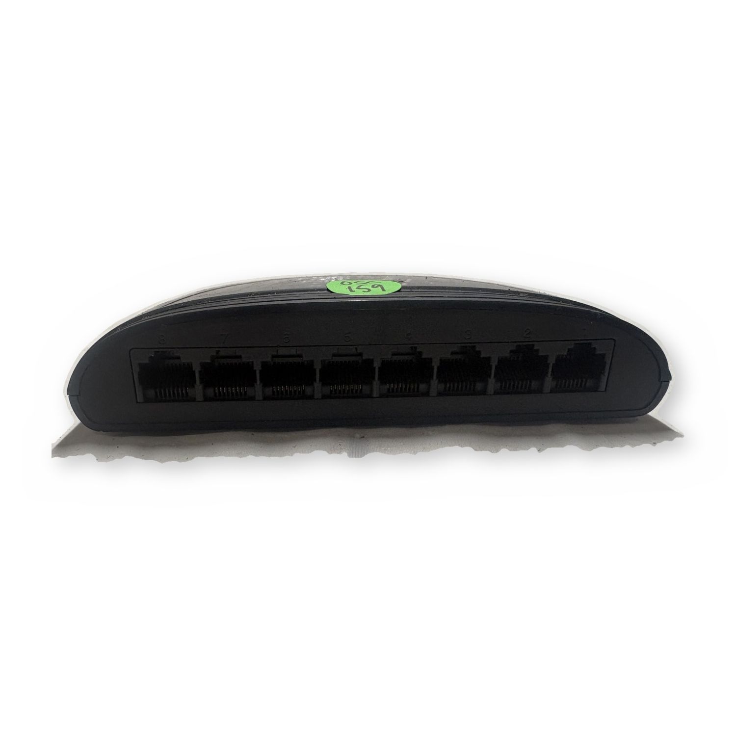D-Link 8-Port 10/100 Fast Ethernet Unmanaged Network Switch — photo 4