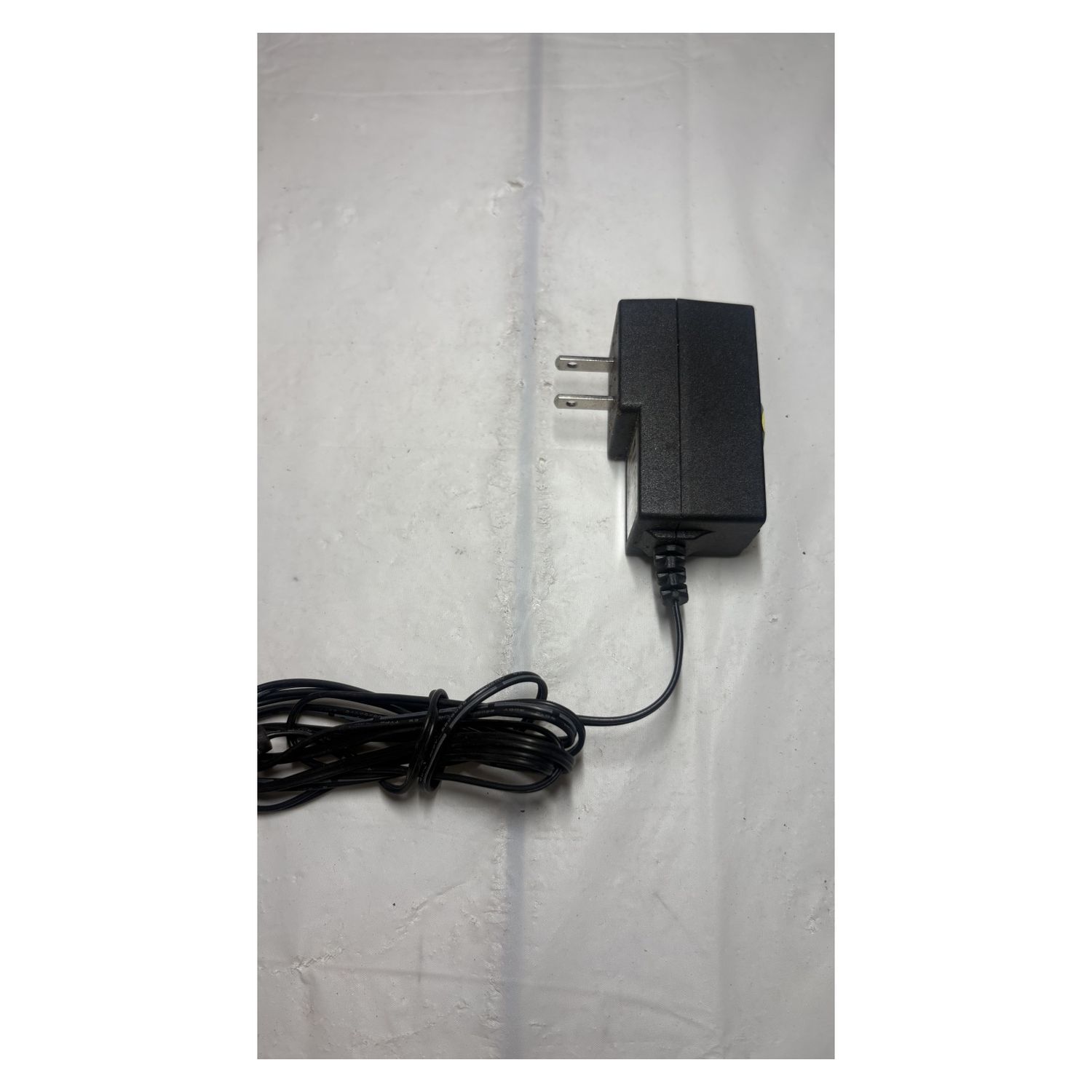 Generic AC DC Power Adapter Wall Charger Barrel Connector Unit 1 — photo 3