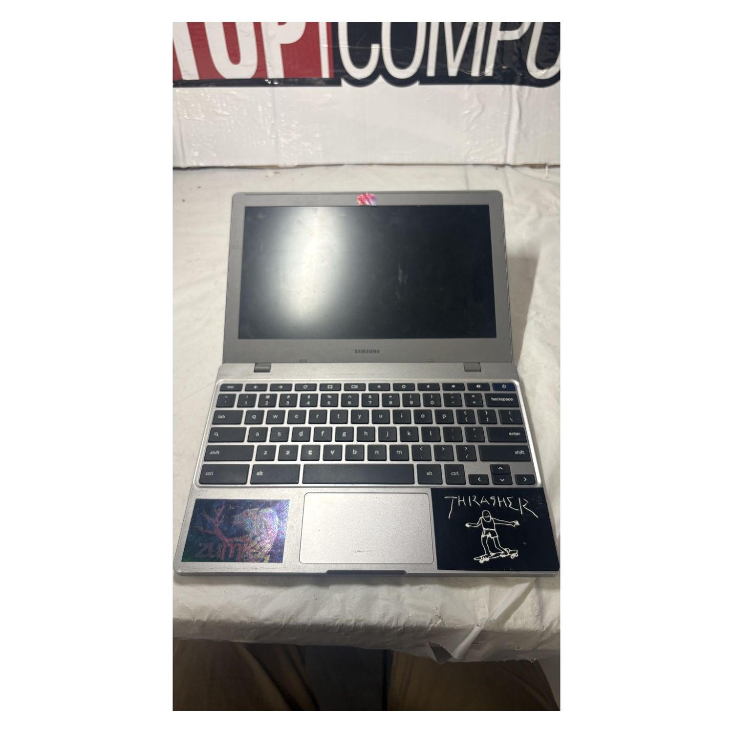 Samsung Chromebook 11.6in Silver Broken Charging Port - /Repair - For Parts / Not Working — photo 2