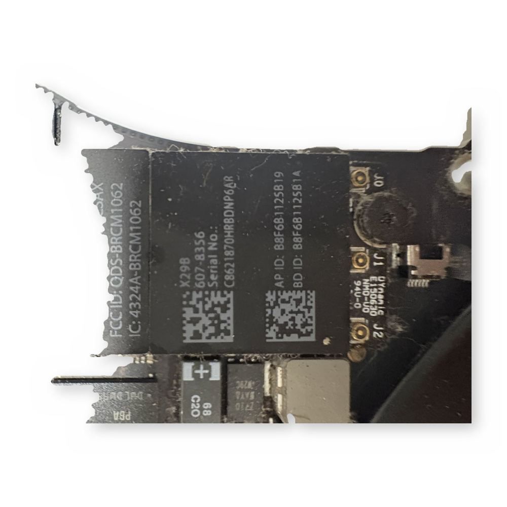 Apple MacBook Pro Logic Board Motherboard PCB Repair - For Parts / Not Working — photo 1