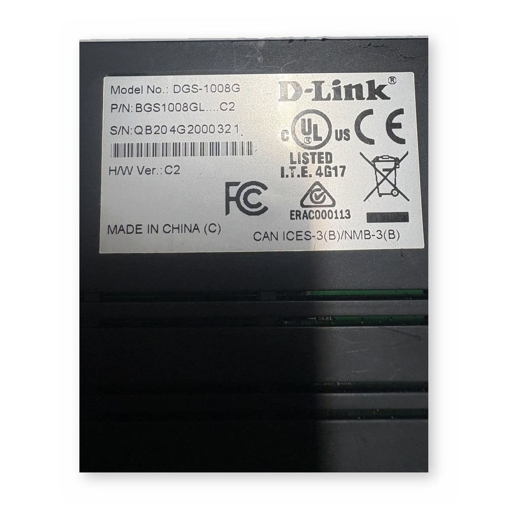 D-Link 8-Port 10/100 Fast Ethernet Unmanaged Network Switch Desktop — photo 1
