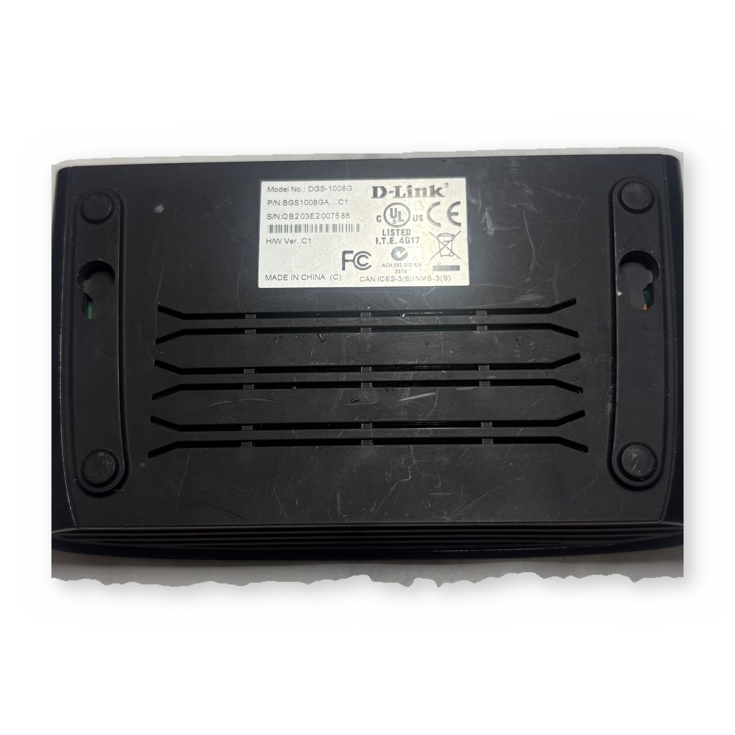 D-Link 8-Port 10/100 Fast Ethernet Network Switch Unmanaged Scratched — photo 3