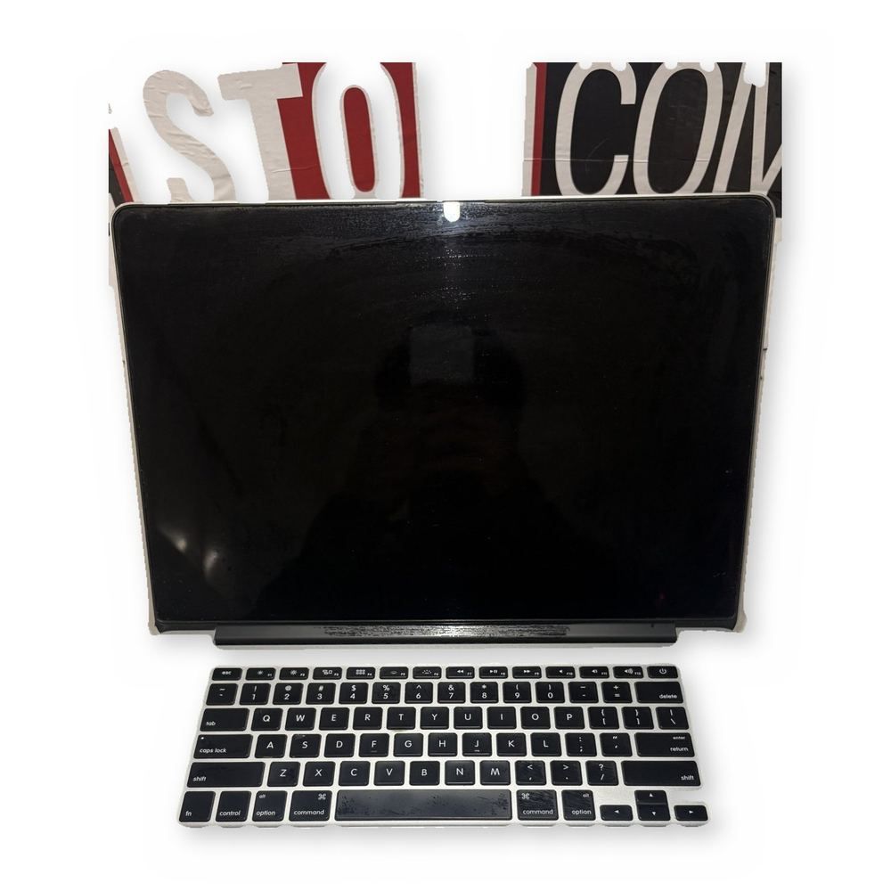 Apple MacBook Pro 15 Retina A1398 Not Working Silver - For Parts / Not Working — photo 1