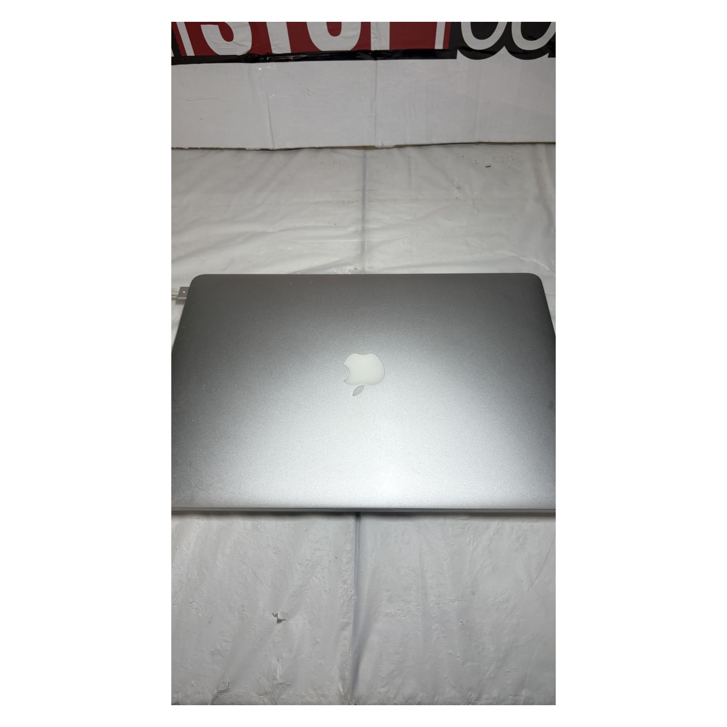 Apple MacBook Pro 15 Retina A1398 Not Working Silver - For Parts / Not Working — photo 2