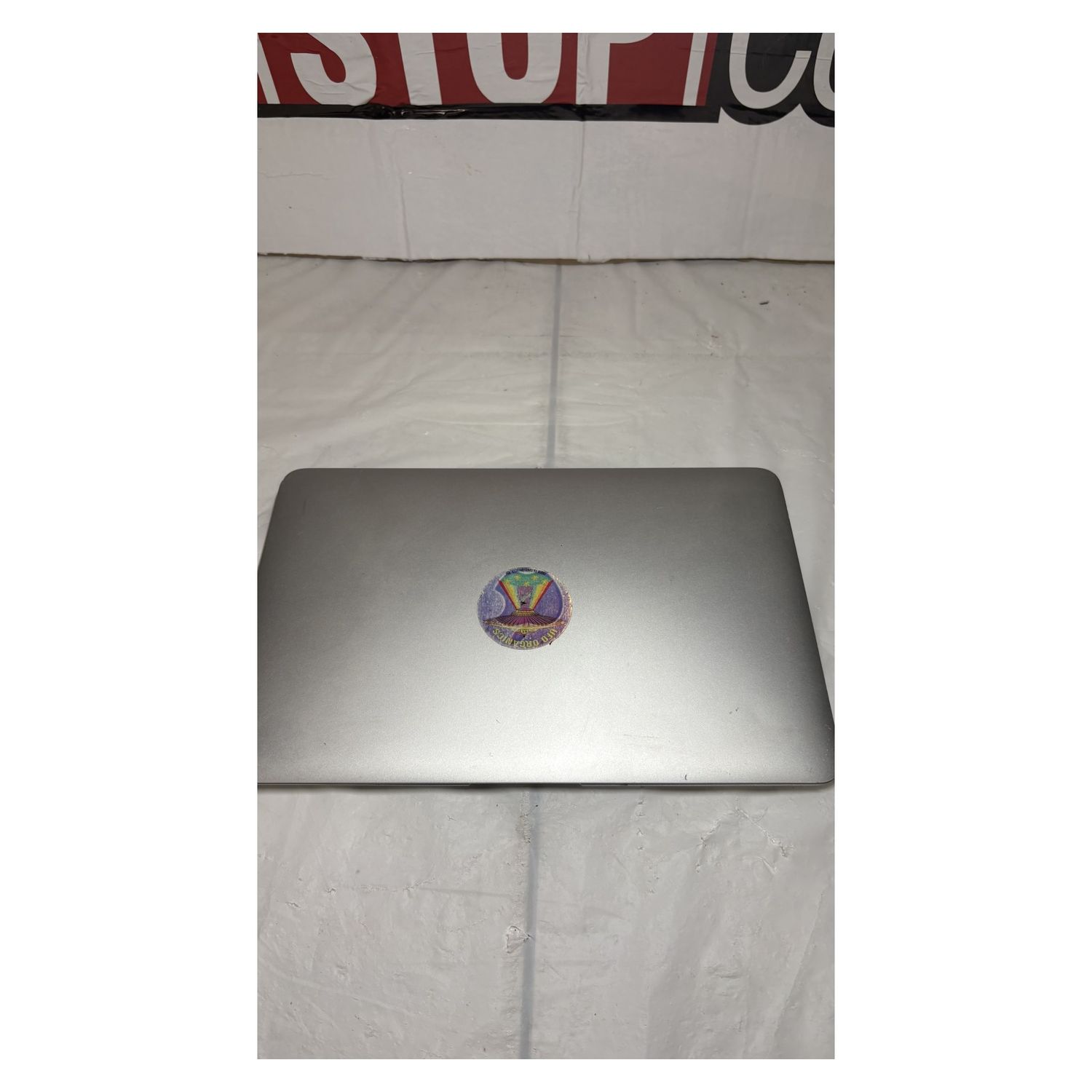 Apple MacBook Air 11 A1465 Not Working Silver Small - For Parts / Not Working — photo 2