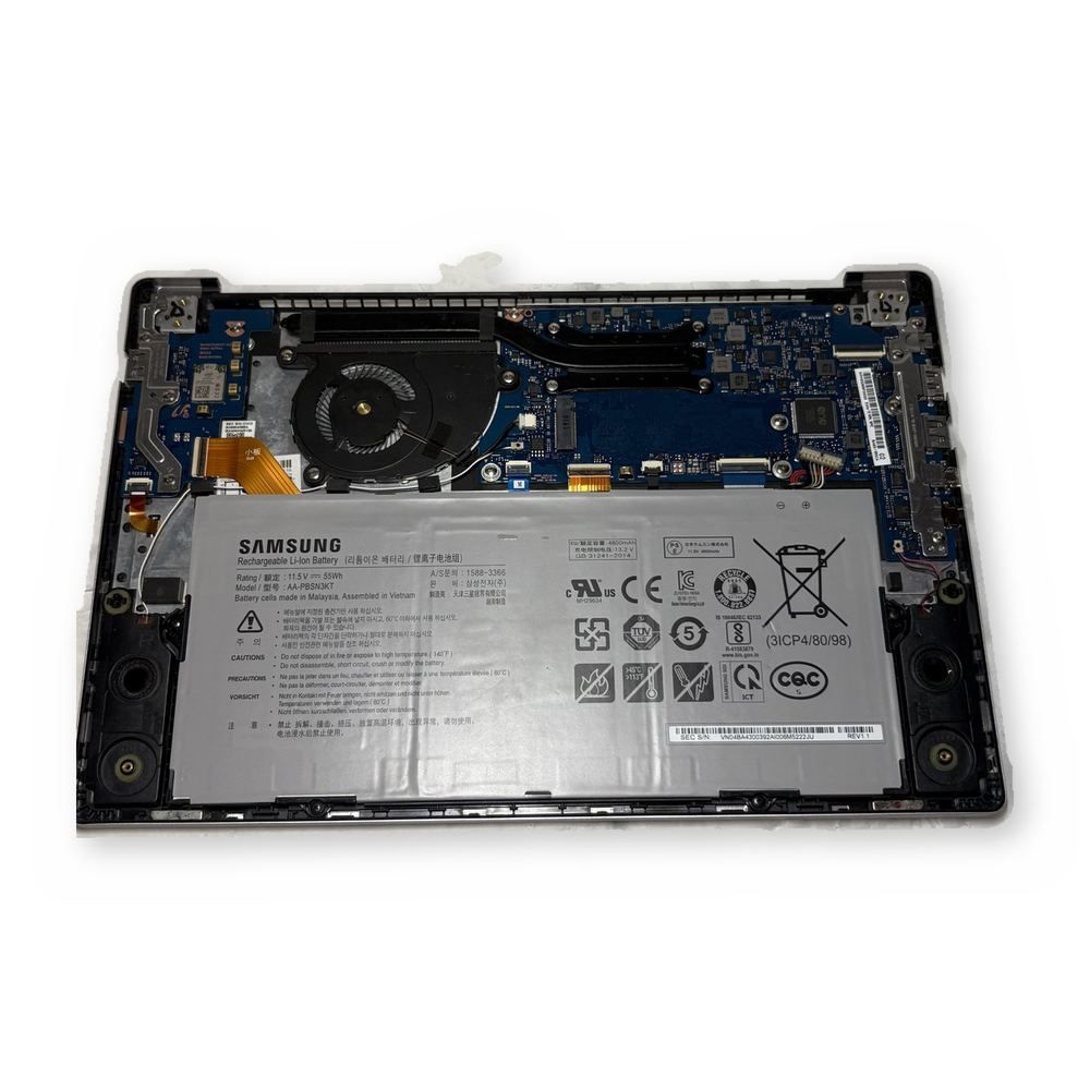 Samsung Notebook 7 13.3in NP730XBE Palmrest Keyboard Top Case Assembly - Part - For Parts / Not Working — photo 1