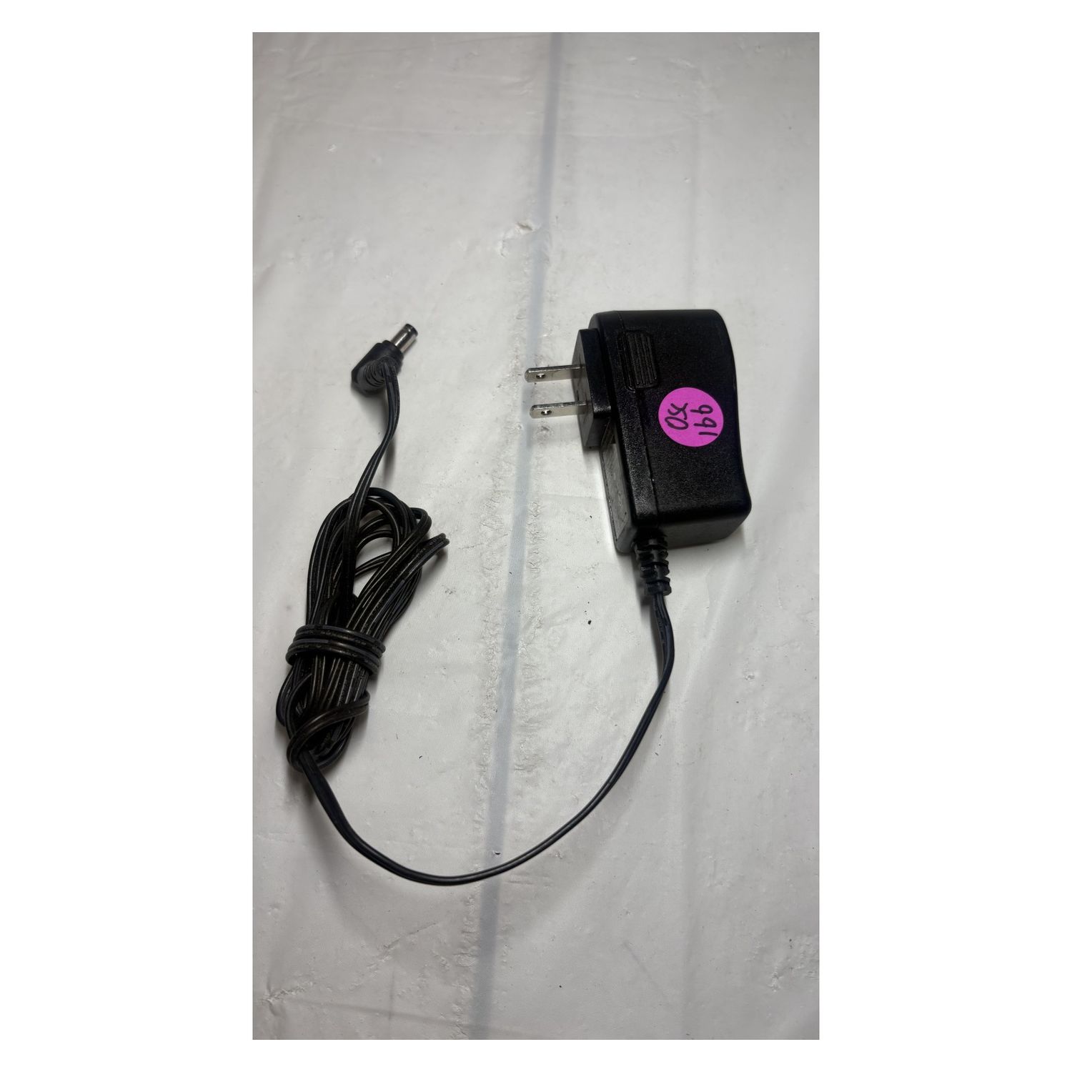 Generic AC DC Power Adapter 5V Wall Charger Barrel Connector — photo 2