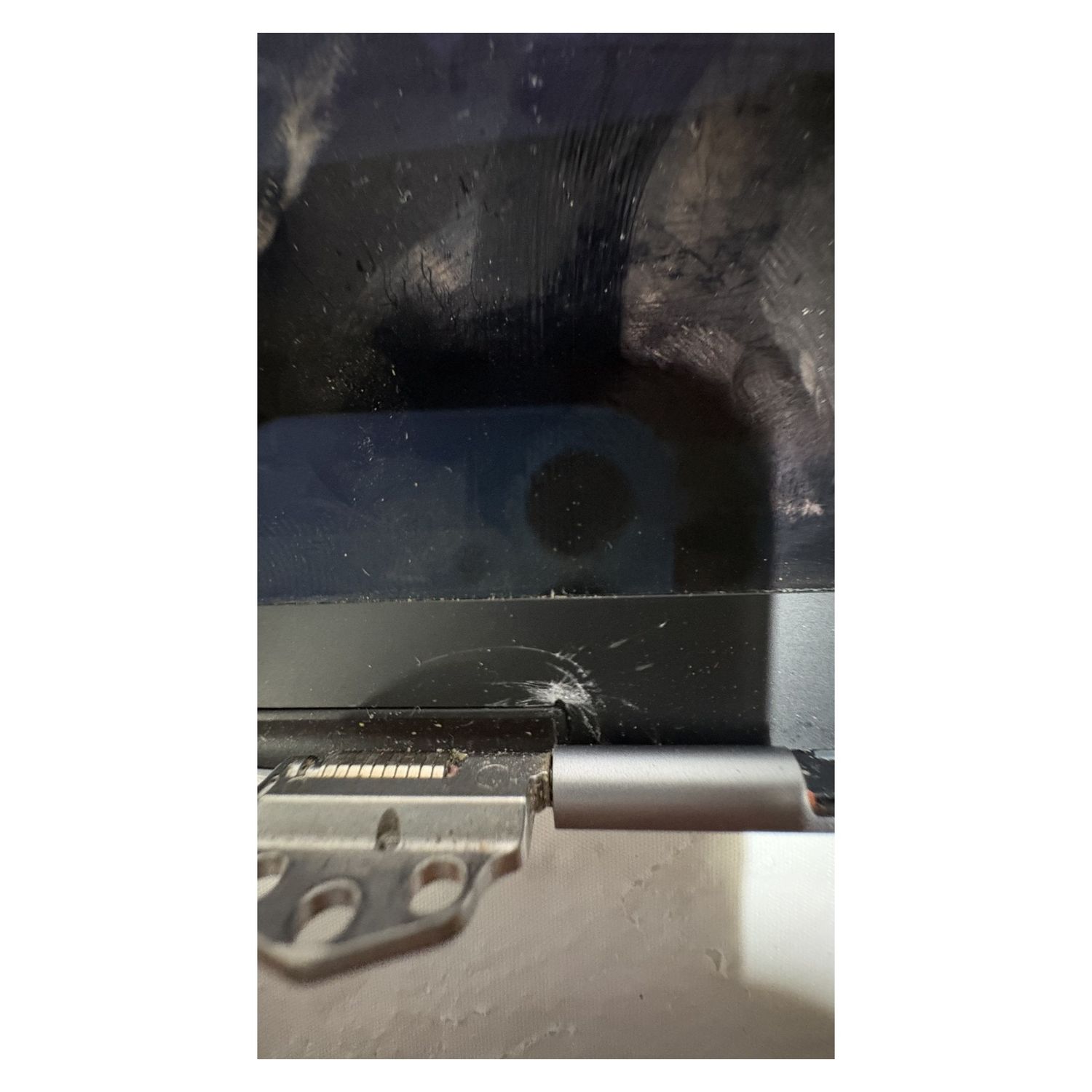 MacBook Pro 13in Retina Display Assembly Space Gray CRACKED - For Parts / Not Working — photo 5