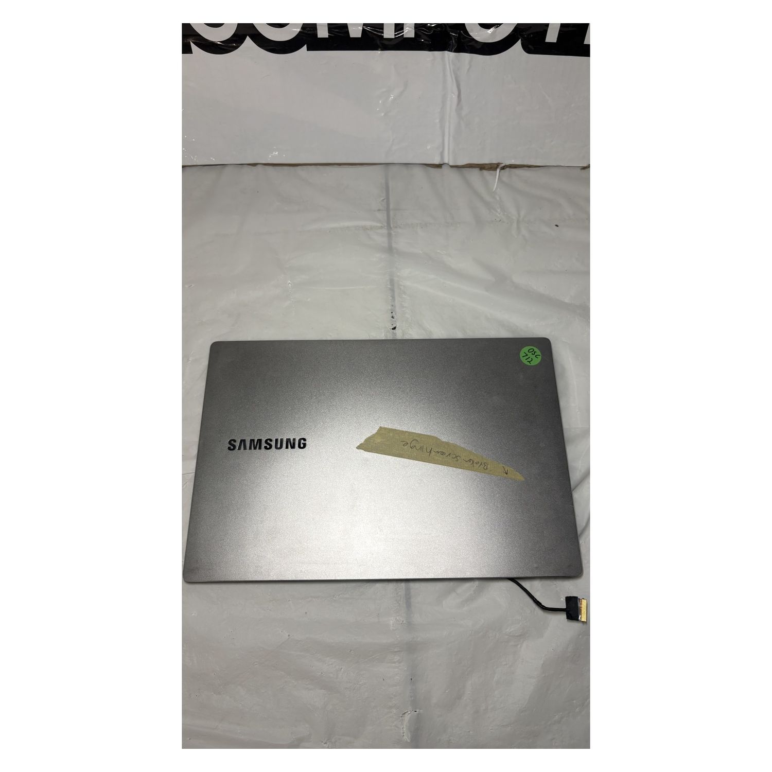 Samsung Notebook 7 13.3in NP730XBE FHD LCD Screen Lid Assembly - Broken Hinge - For Parts / Not Working — photo 2