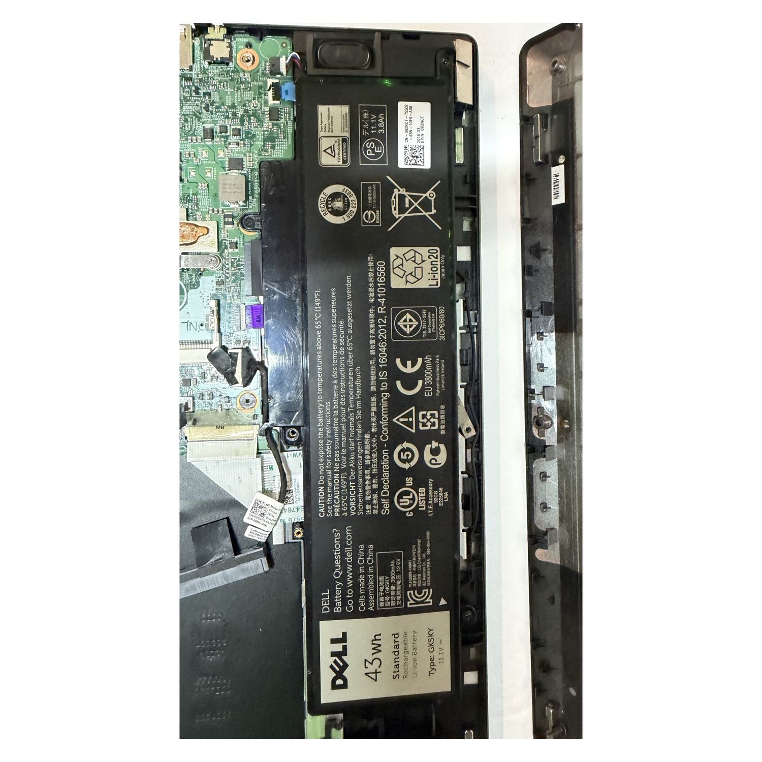 Dell Latitude 2-in-1 Convertible Touch Laptop - For Parts / Not Working — photo 3