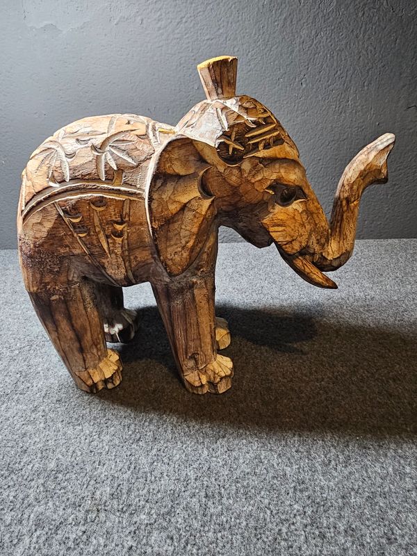 Słoń drewniany