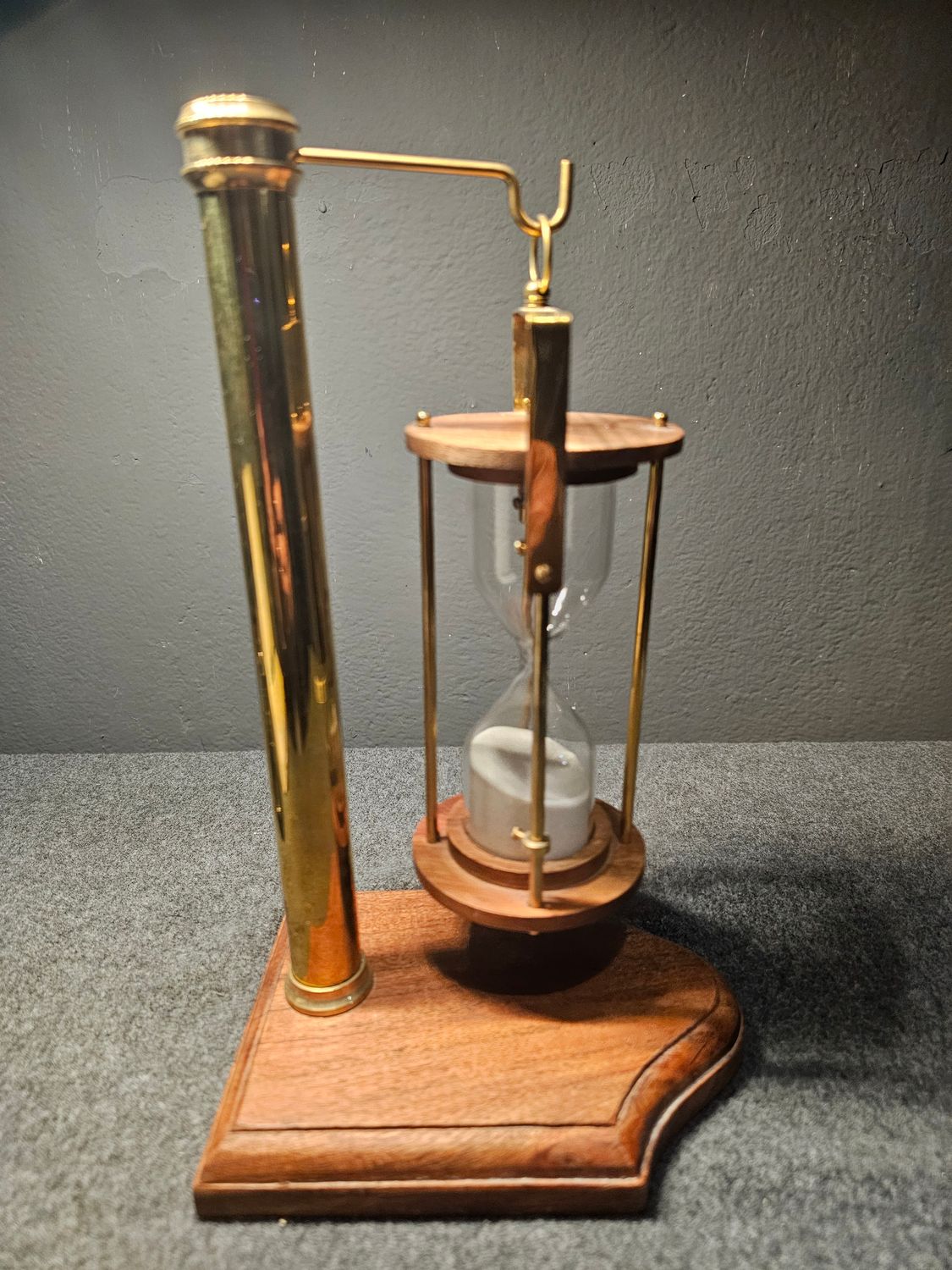Klepsydra mosiężno-drewniana