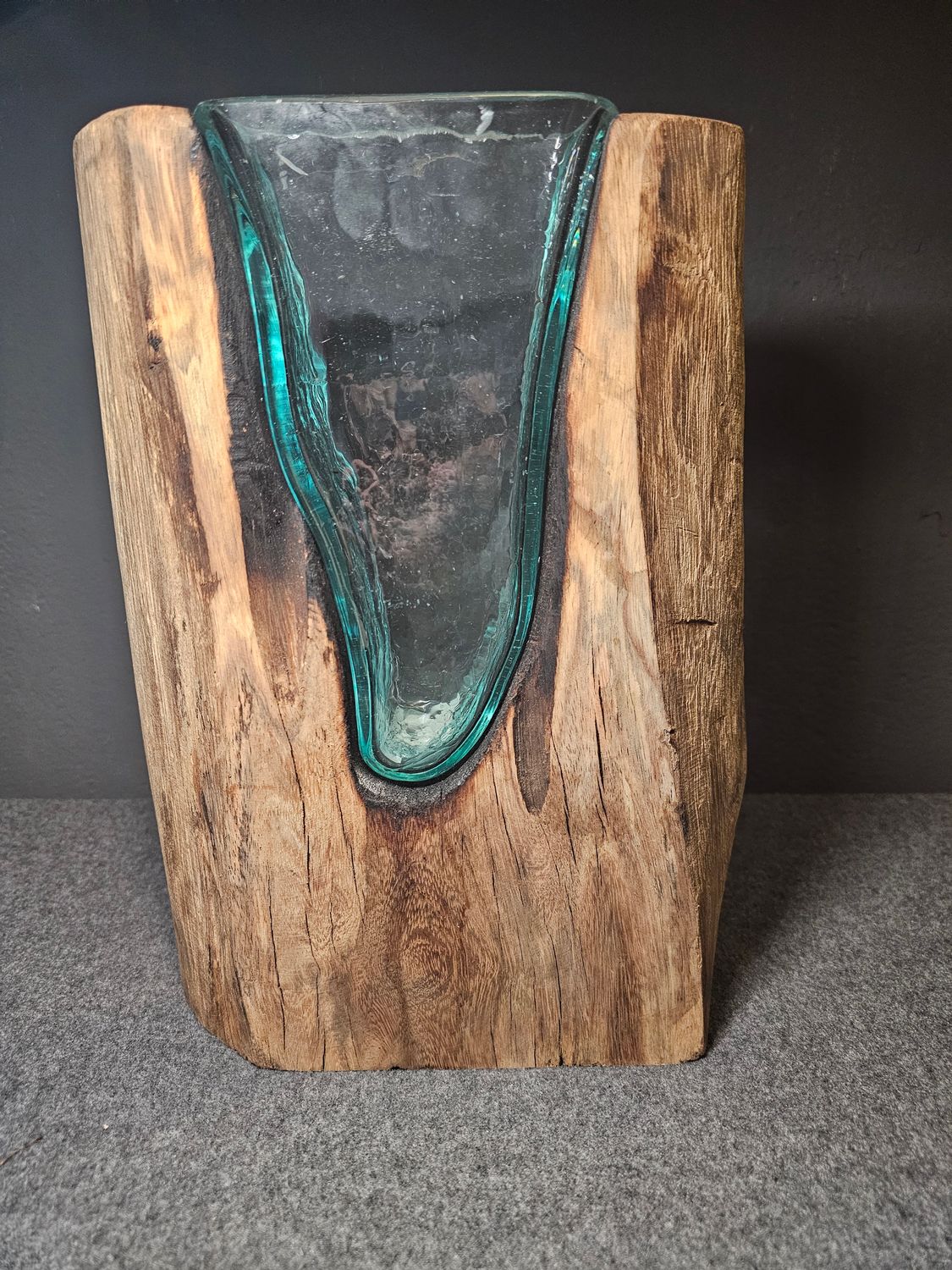 Szklany wazon w drzewie