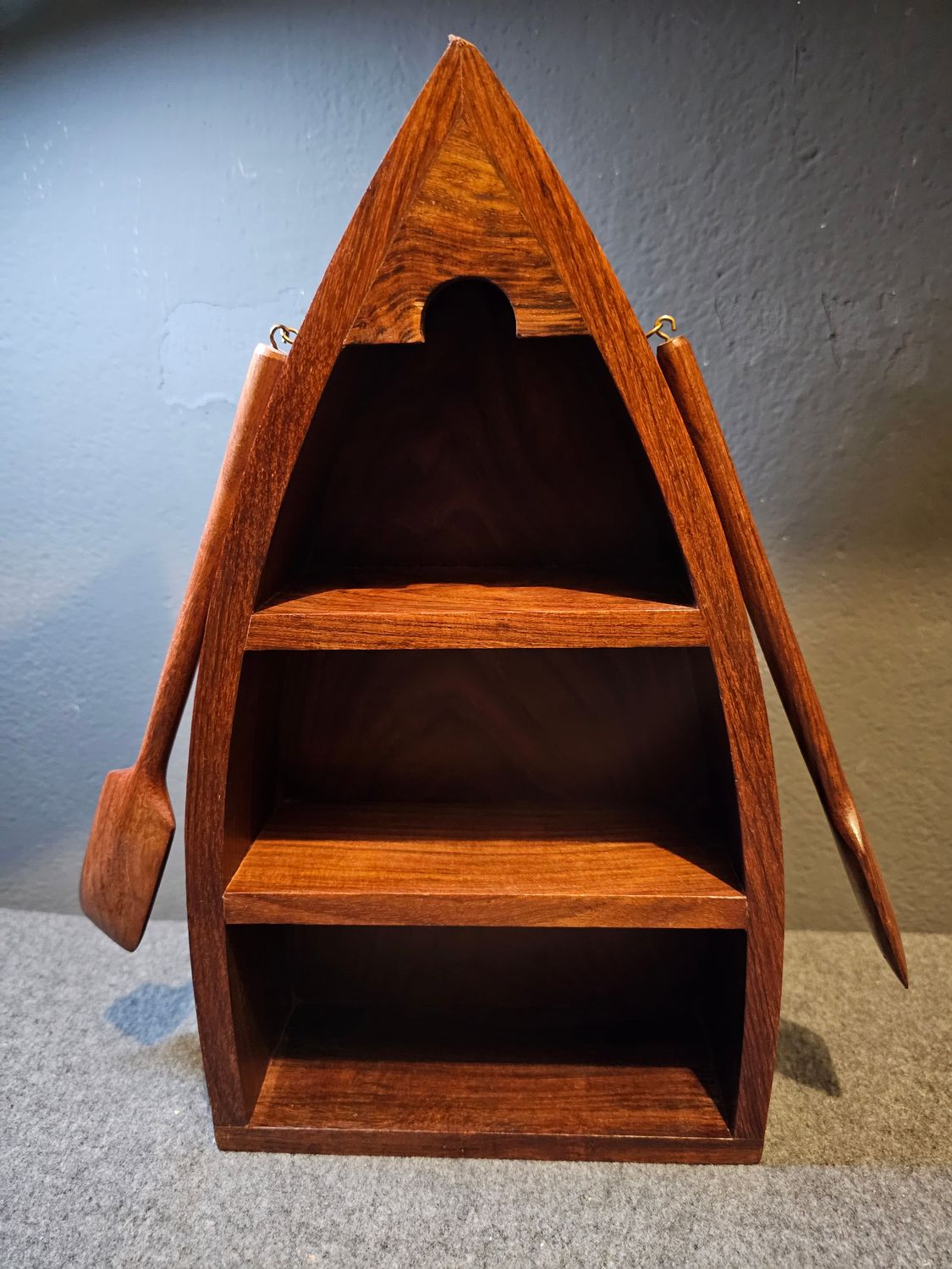 Regał drewniany łódka