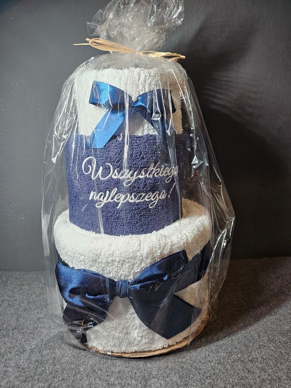 Tort z ręczników Wszystkiego najlepszego