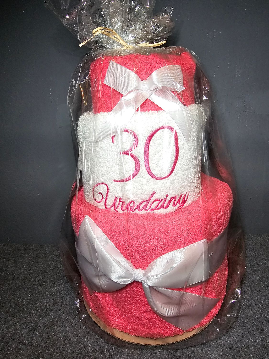 Tort z ręczników 30 urodziny