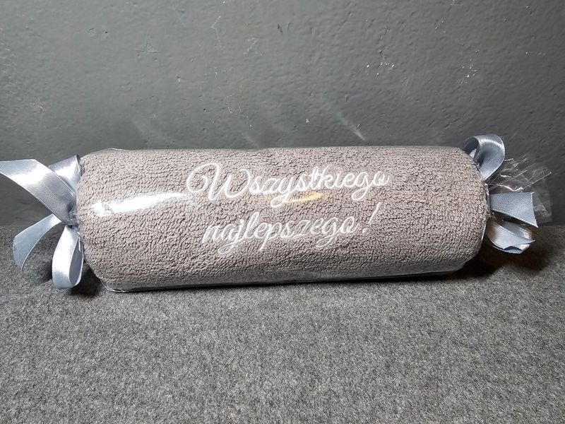Ręcznik z haftem cukierek Wszystkiego najlepszego