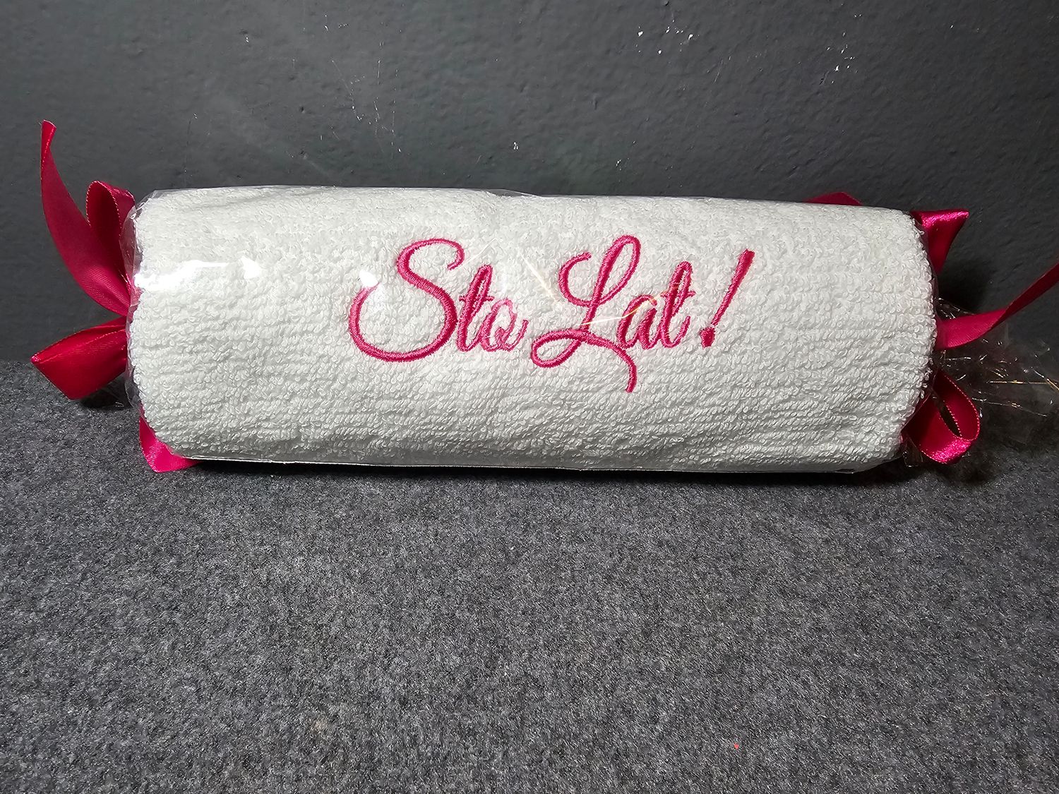 Ręcznik z haftem Sto lat