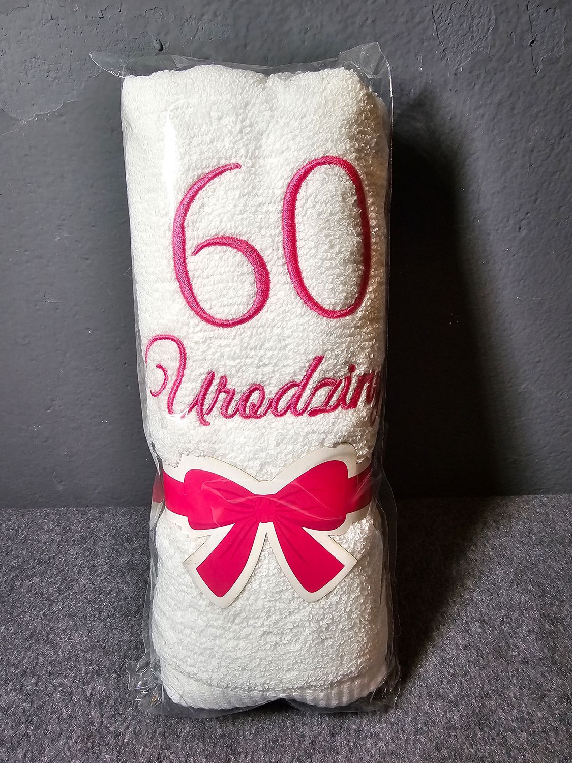 Ręcznik z haftem 60 urodziny
