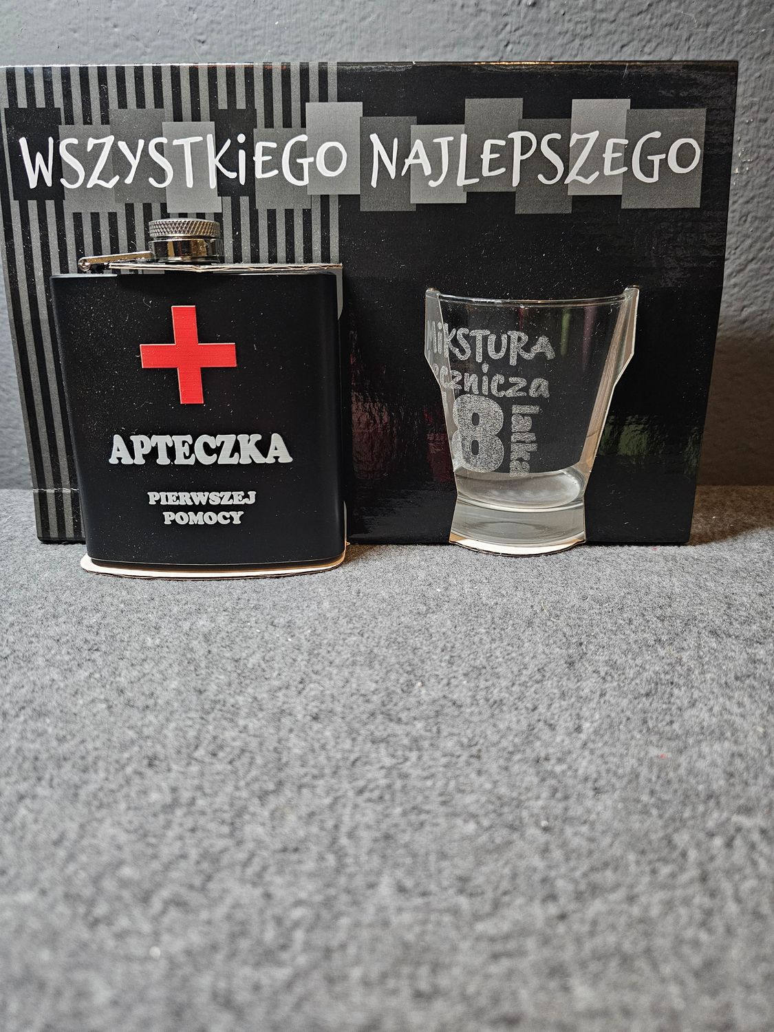 Zestaw urodzinowy 18tka