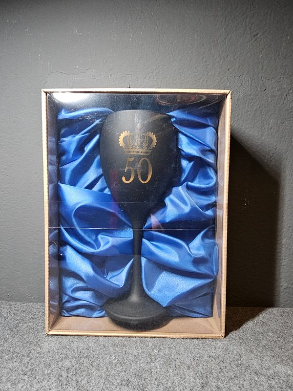 Kieliszek czarny 50te urodziny