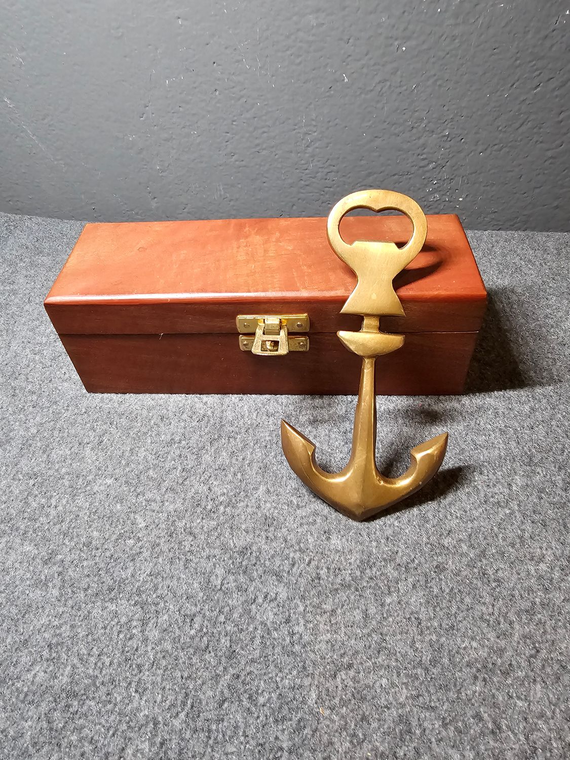 Mosiężny otwieracz