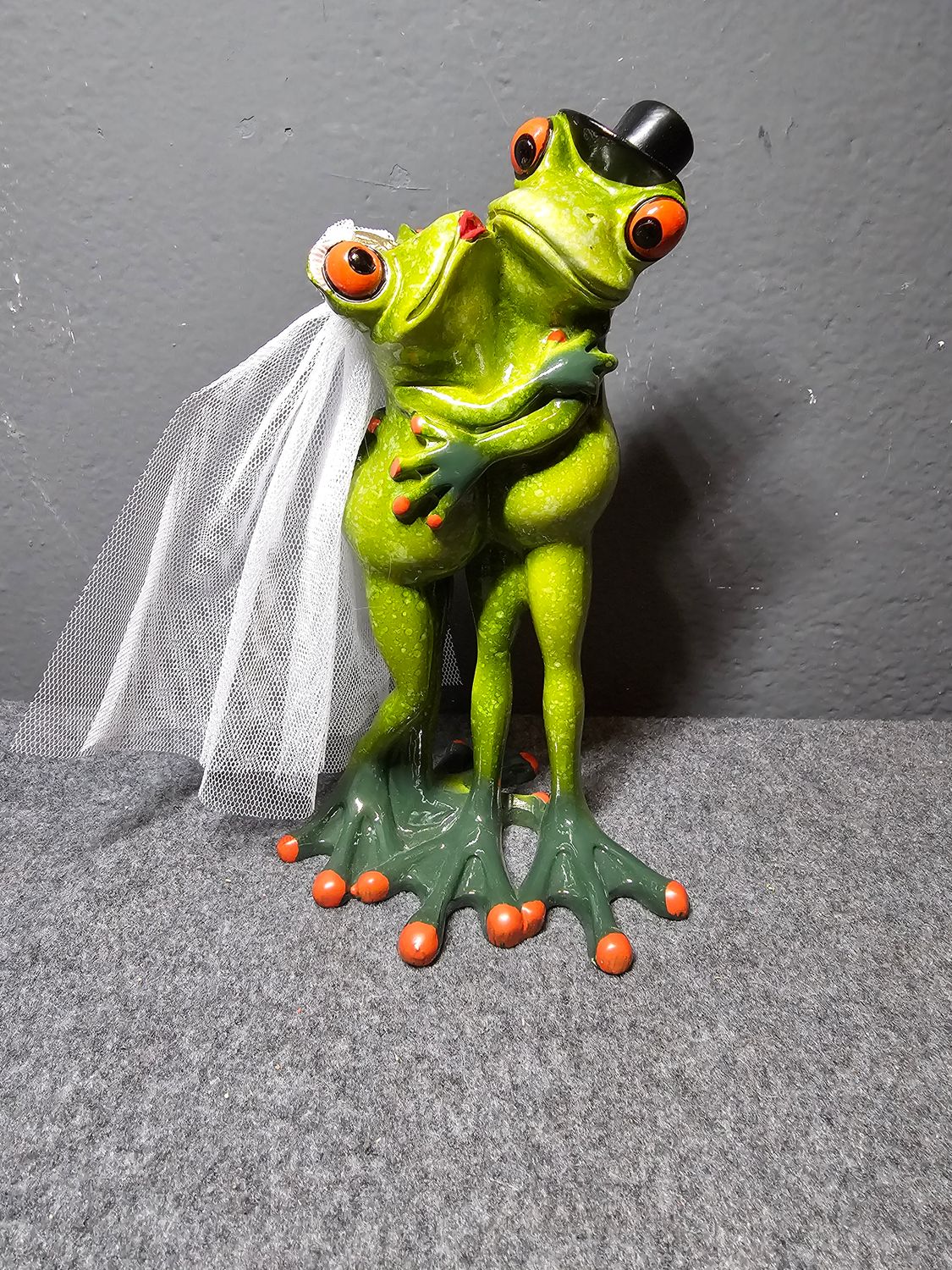 Żaba para nowożeńcy