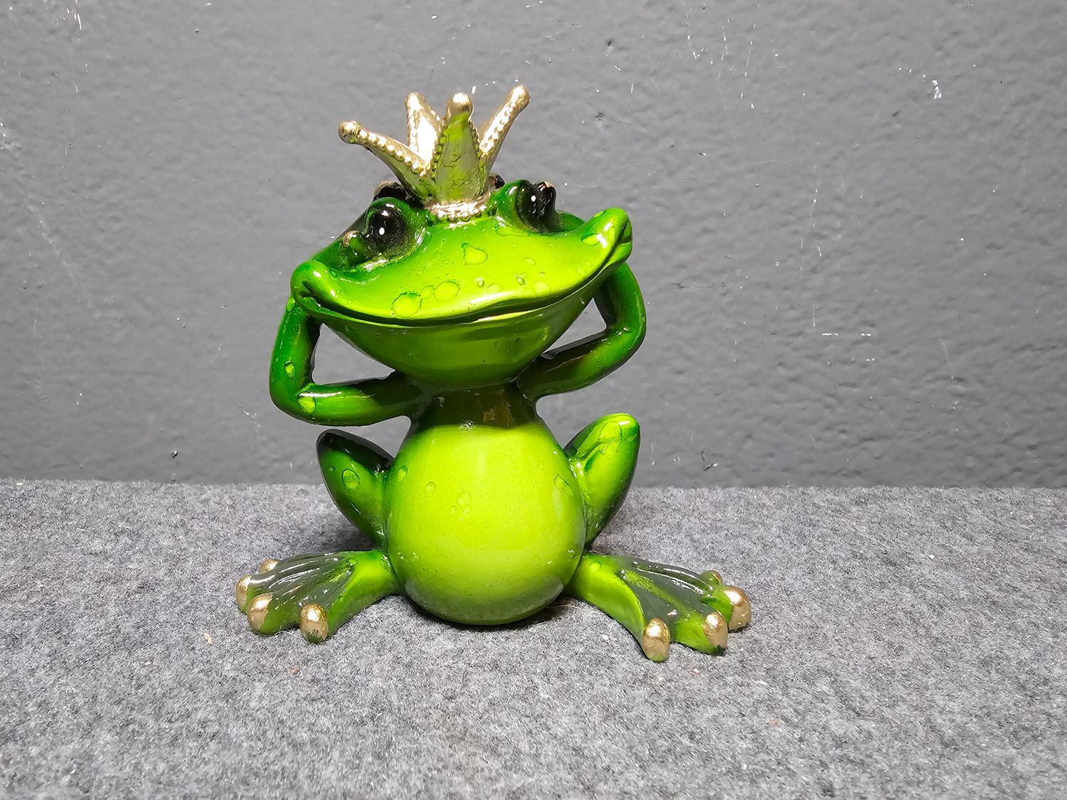 Żaba królowa mała nic nie słyszę