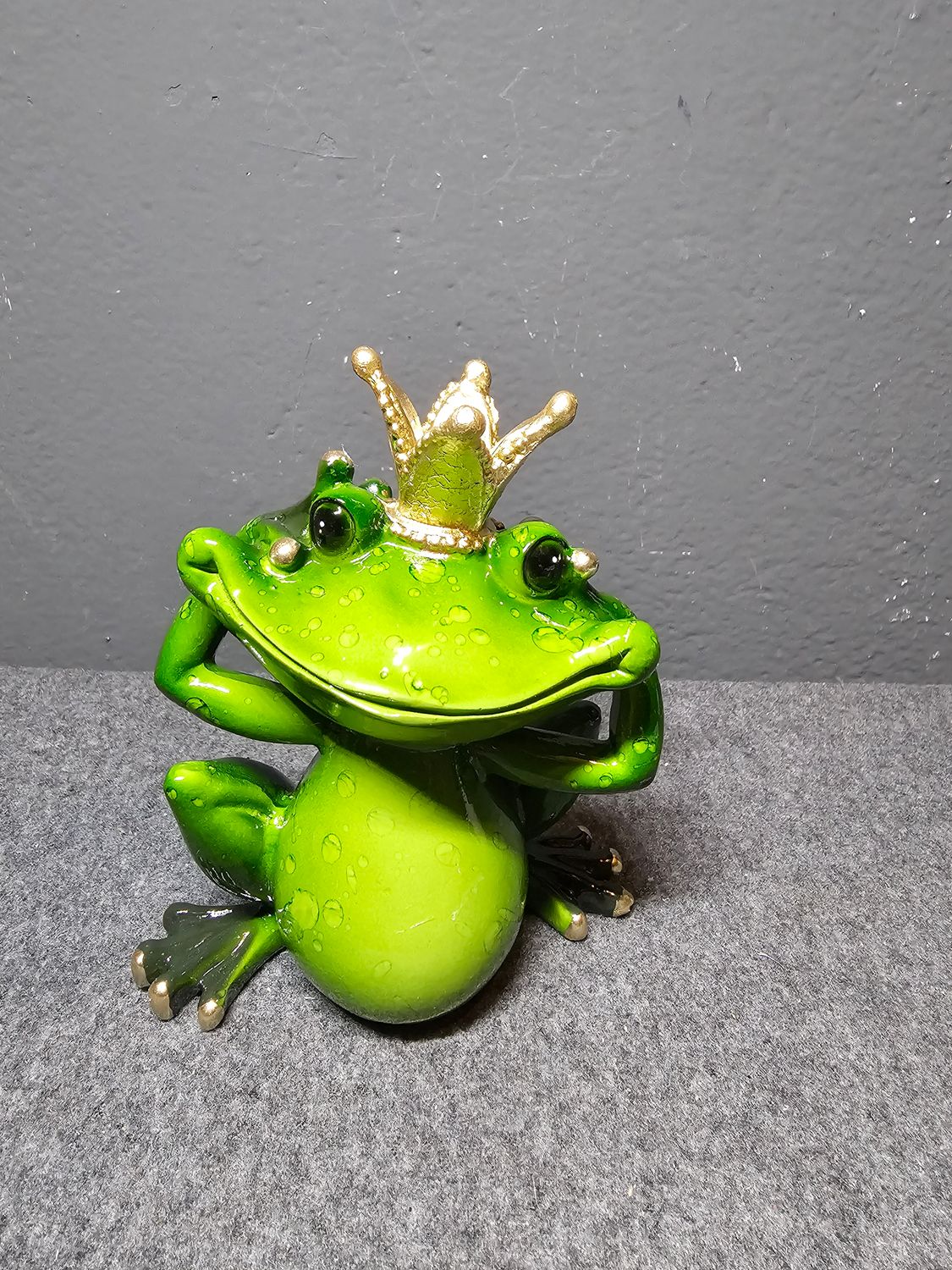 Żaba królowa nic nie słyszę