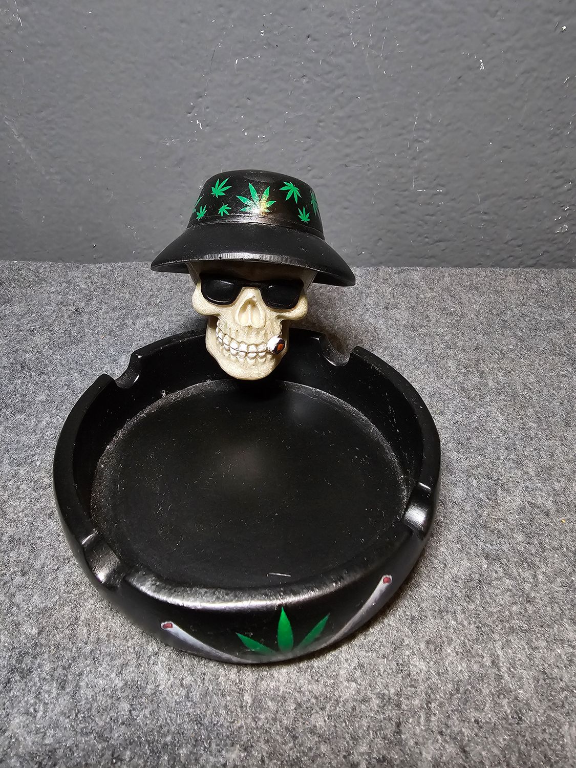 Popielniczka z czaszką