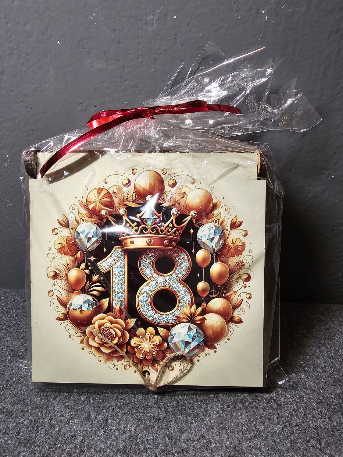 Pudełko prezentowe na 18 urodziny