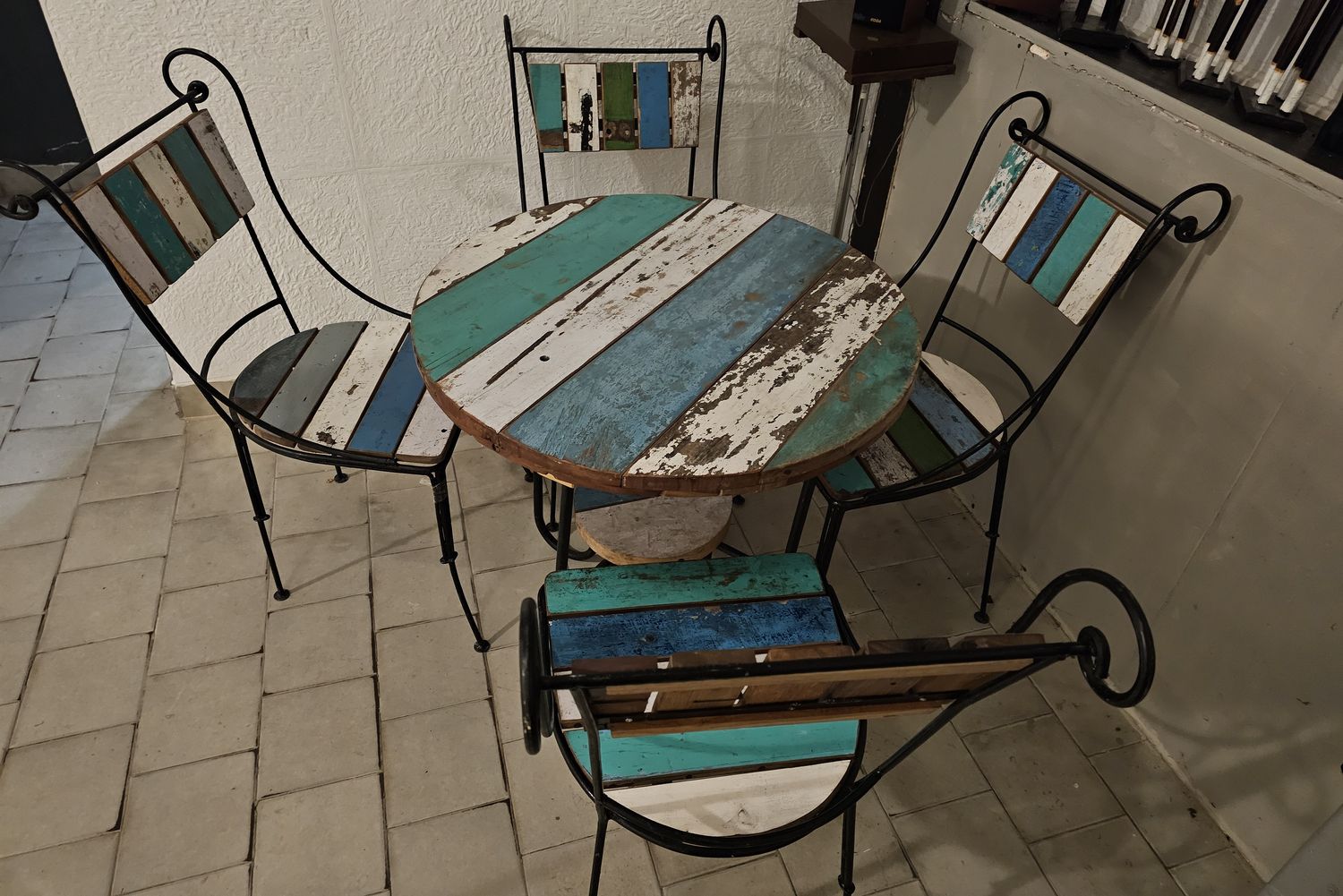 Stół okrągły + 4 krzesła ręcznie wykonany