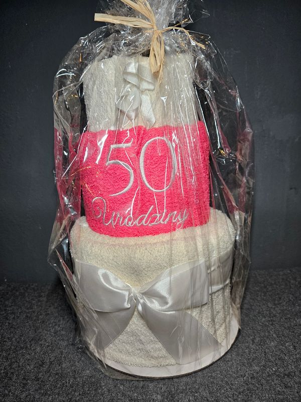 Tort z ręczników 50 urodziny