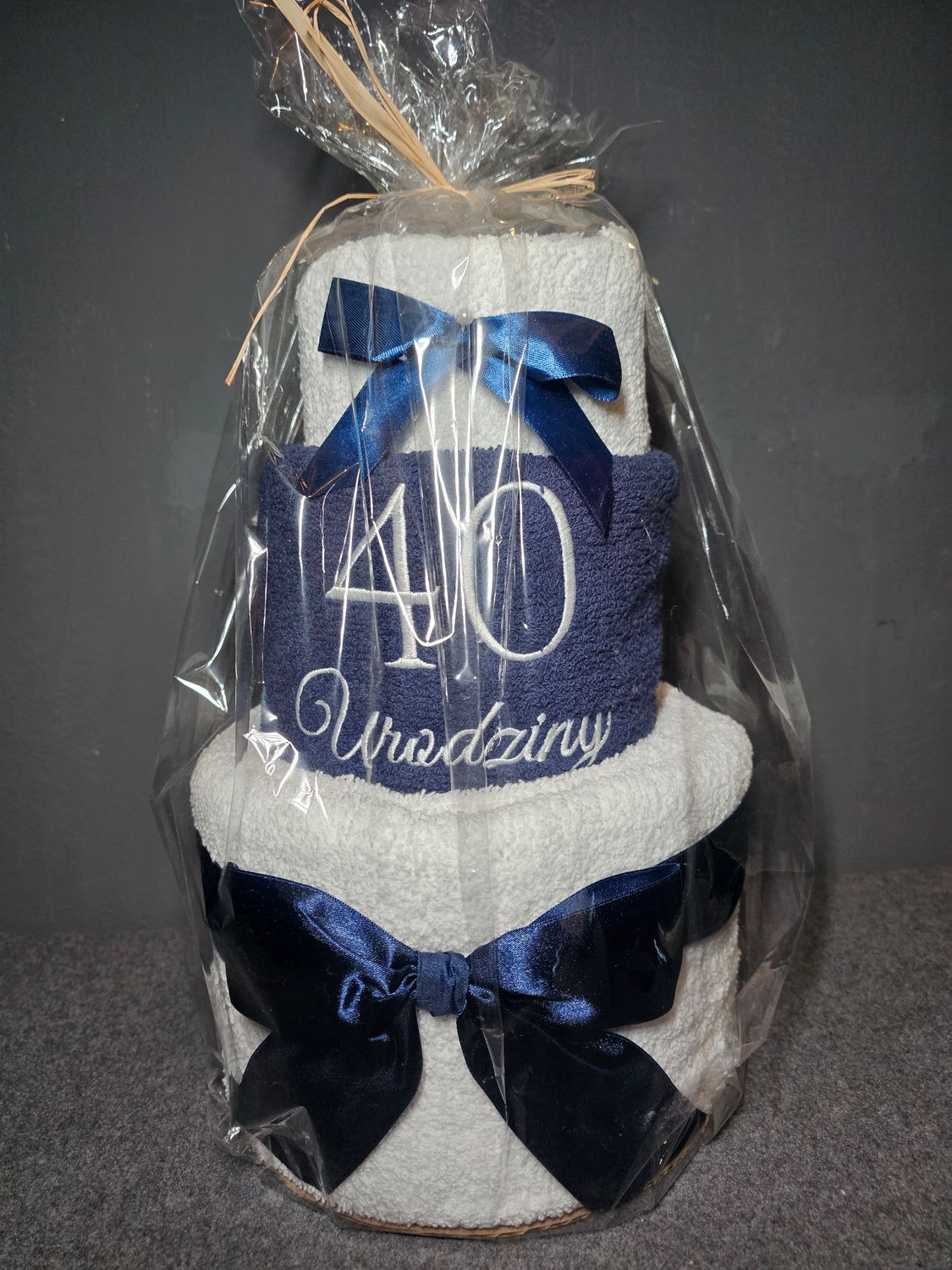 Tort z ręczników 40 urodziny