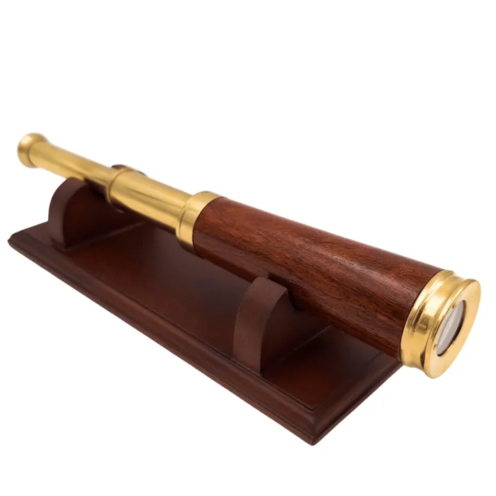 Luneta drewniana z mosiężnym elementem