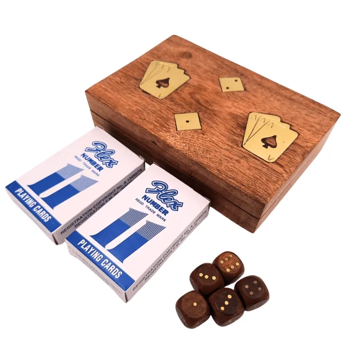 Zestaw gier karty i kości do gry w drewnianym pudełku
