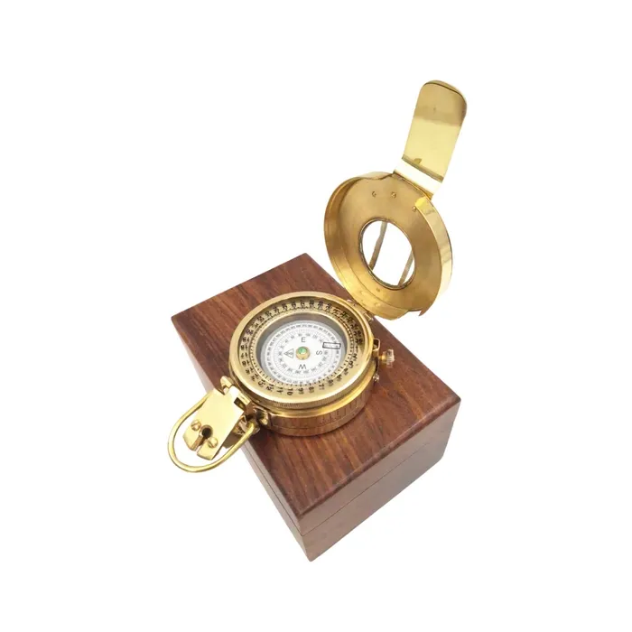 Kompas inżynierski mosiężny w pudełku