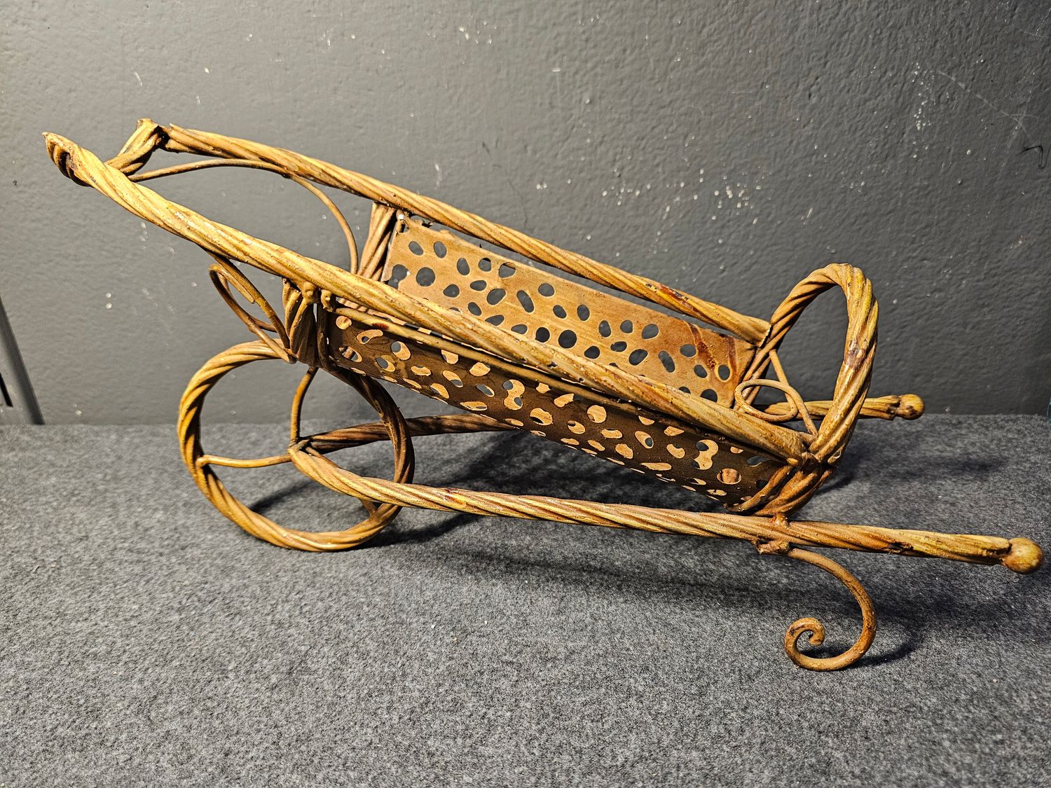 Stojak rustykalny na butelkę