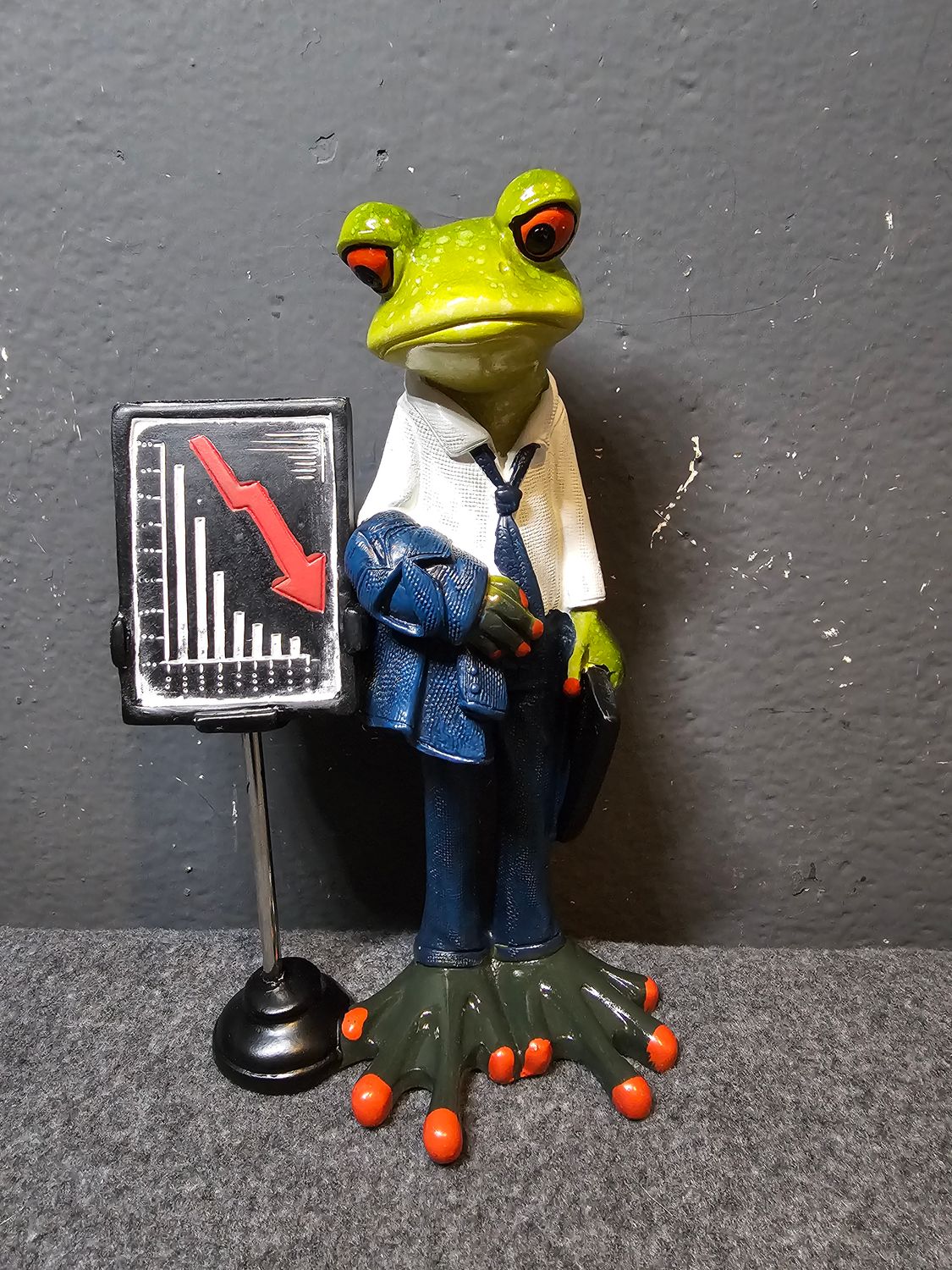 Żaba pracownik korporacji