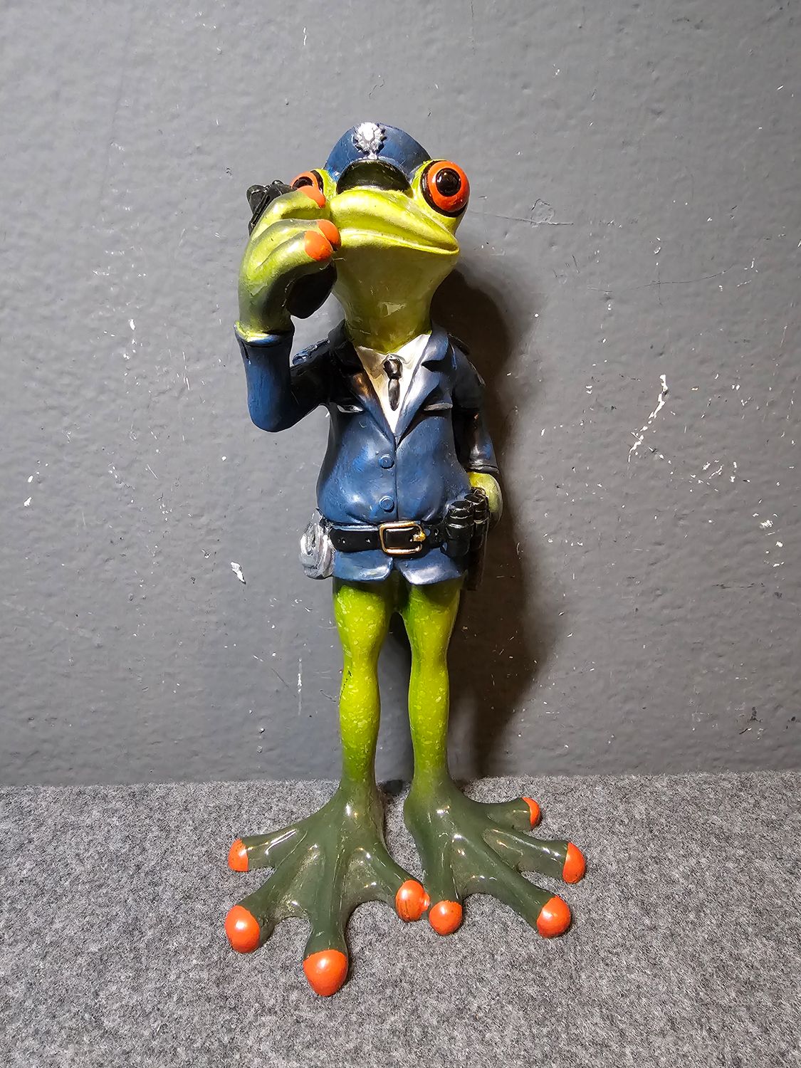Żaba policjant