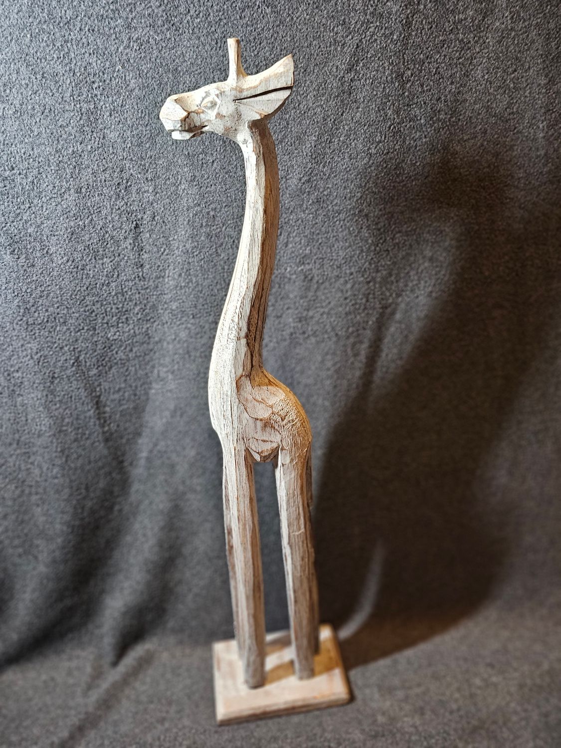 Żyrafa drewniana biała 60cm