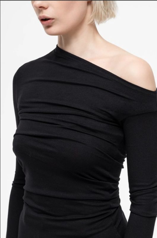 One-shoulder Top