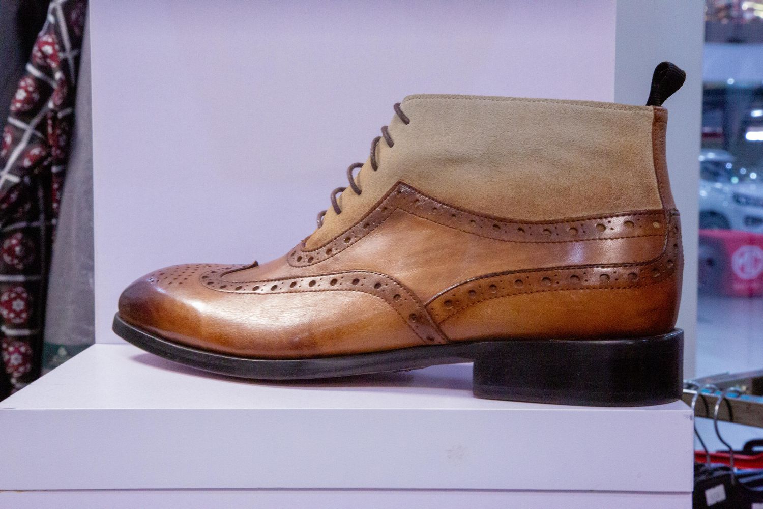 MEN&#39;S LUXURY BROWN AND CREME SHOE