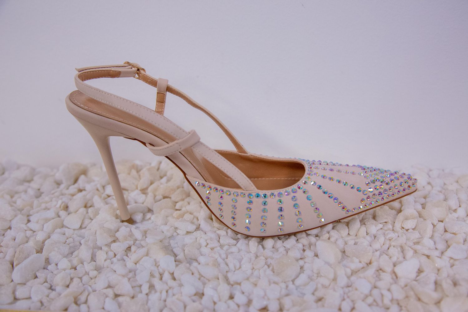 WOMEN&#39;S LUXURY -BEIGE &amp; SILVER WOMEN&#39;S THICK HEEL