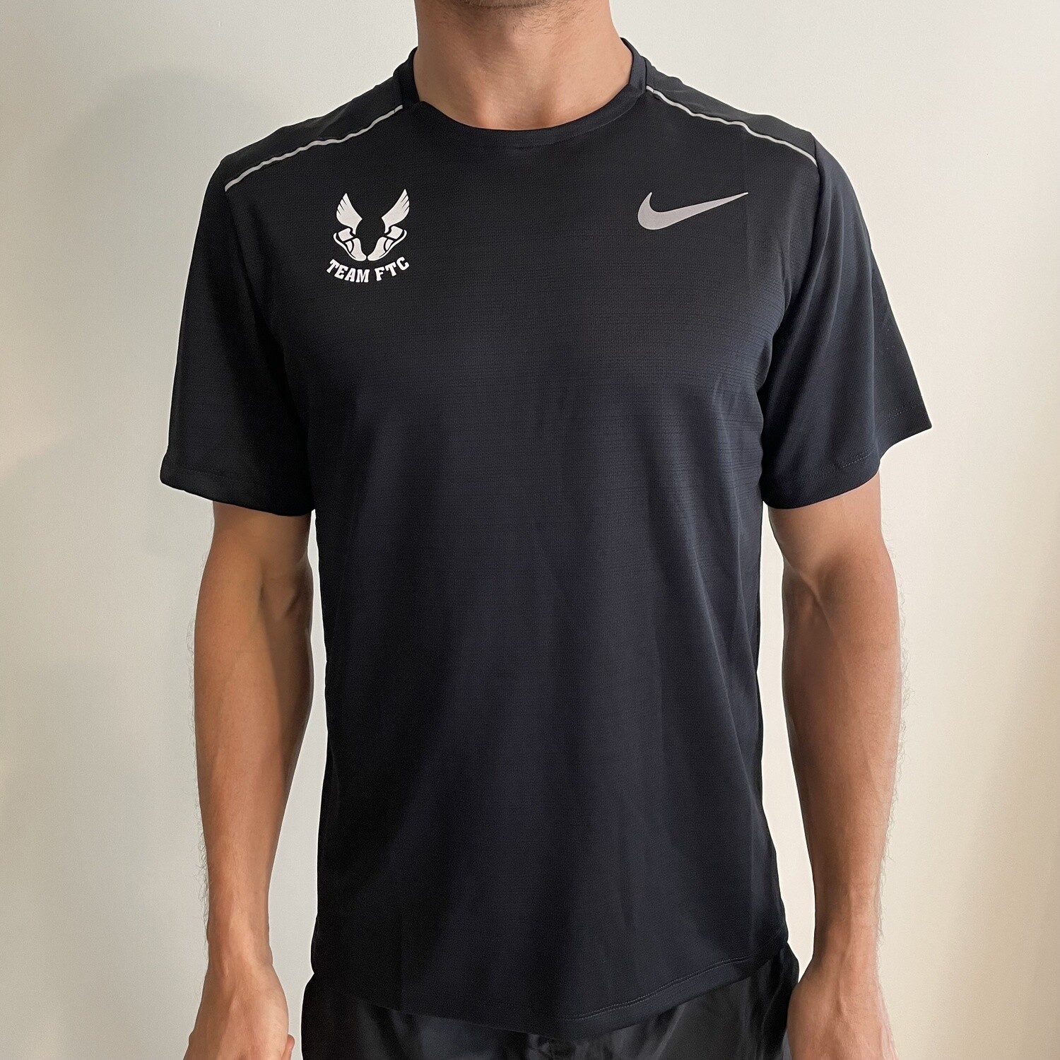 Men&#39;s Nike DRI-FIT Tee (Black w/reflective stripe), Size: Medium