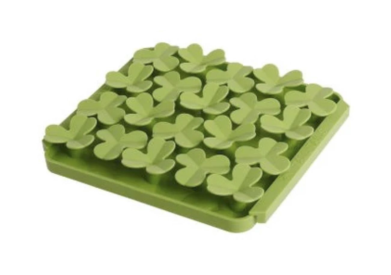 Tall Tails Foraging Mat - Clovers