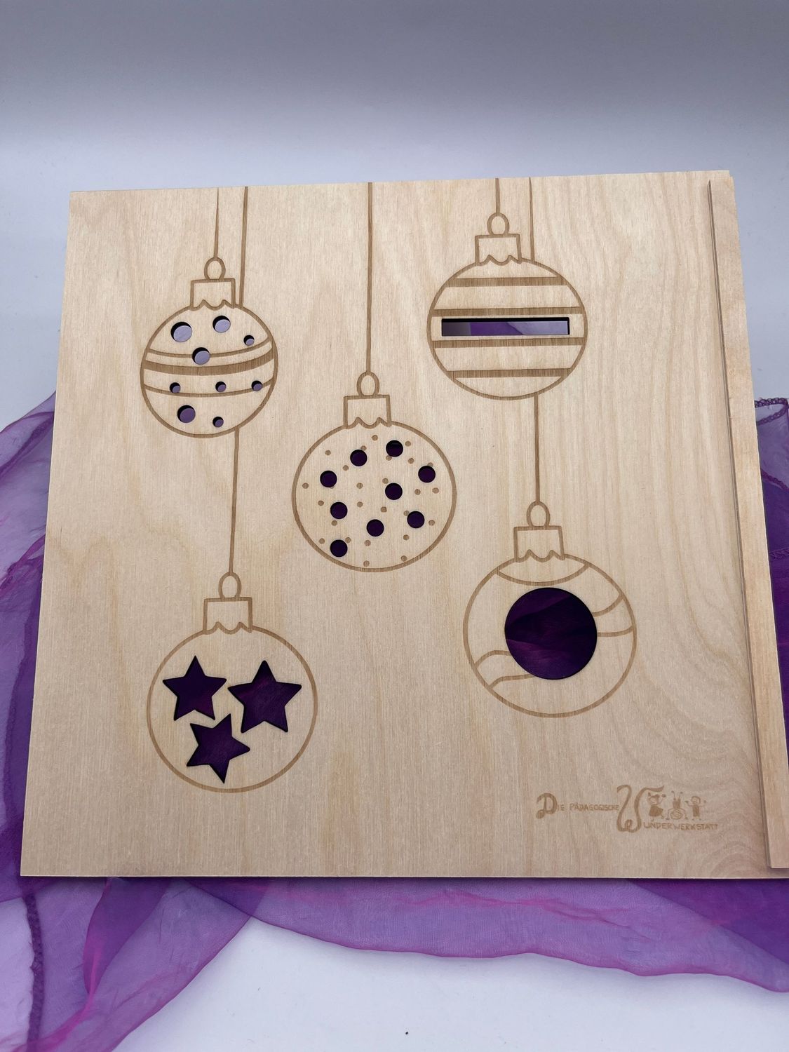 Aktivitätsplatte Weihnachtskugeln