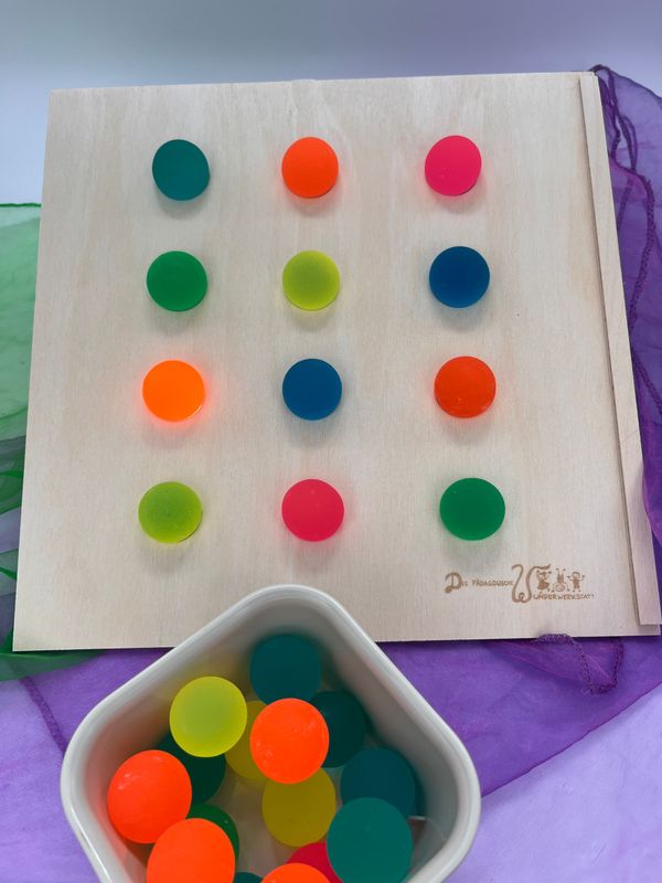 Aktivitätsplatte Neonbälle