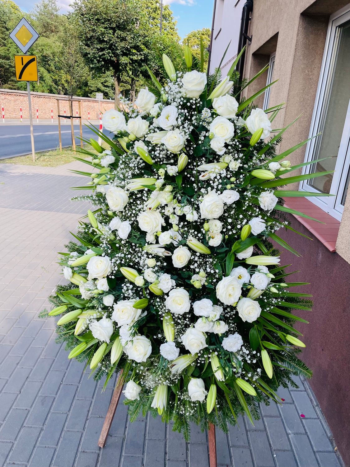 Wieniec pogrzebowy na podkładzie 5